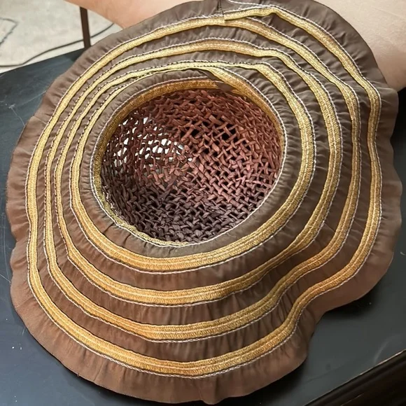 SUN Hat worn for Derby once, straw too cloth rim - Picture 3 of 4